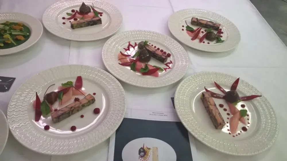 assiettes dressées